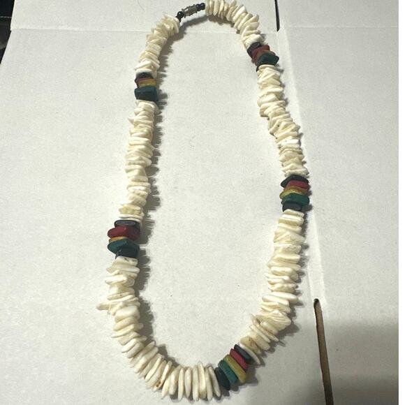 Puka Shell Chip Multi Color Beaded Necklace 18”
Puka Shells come from the Beach. - Picture 1 of 3